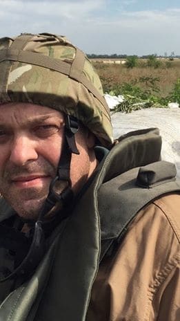 Лідер 'Свободи' Тягнибок розсмішив соцмереі своїм селфі в зоні АТО