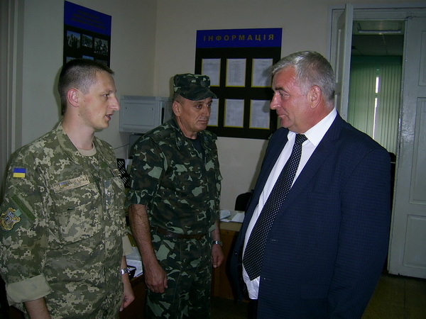 Буковинські УКРОПівці запитали у Петра Мехеди, коли покарають генералів і винних у приховуванні документів учасників АТО