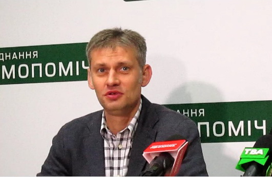 Нардеп від 'Самопомочі' Руслан Сидорович побачив транспортний колапс у Чернівцях і порадив, як його можна здолати (+відео)