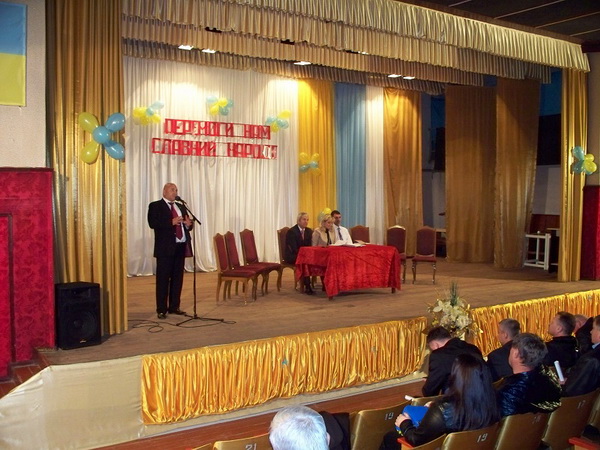 В Новодністровську відбулись дебати між кандидатами в мери