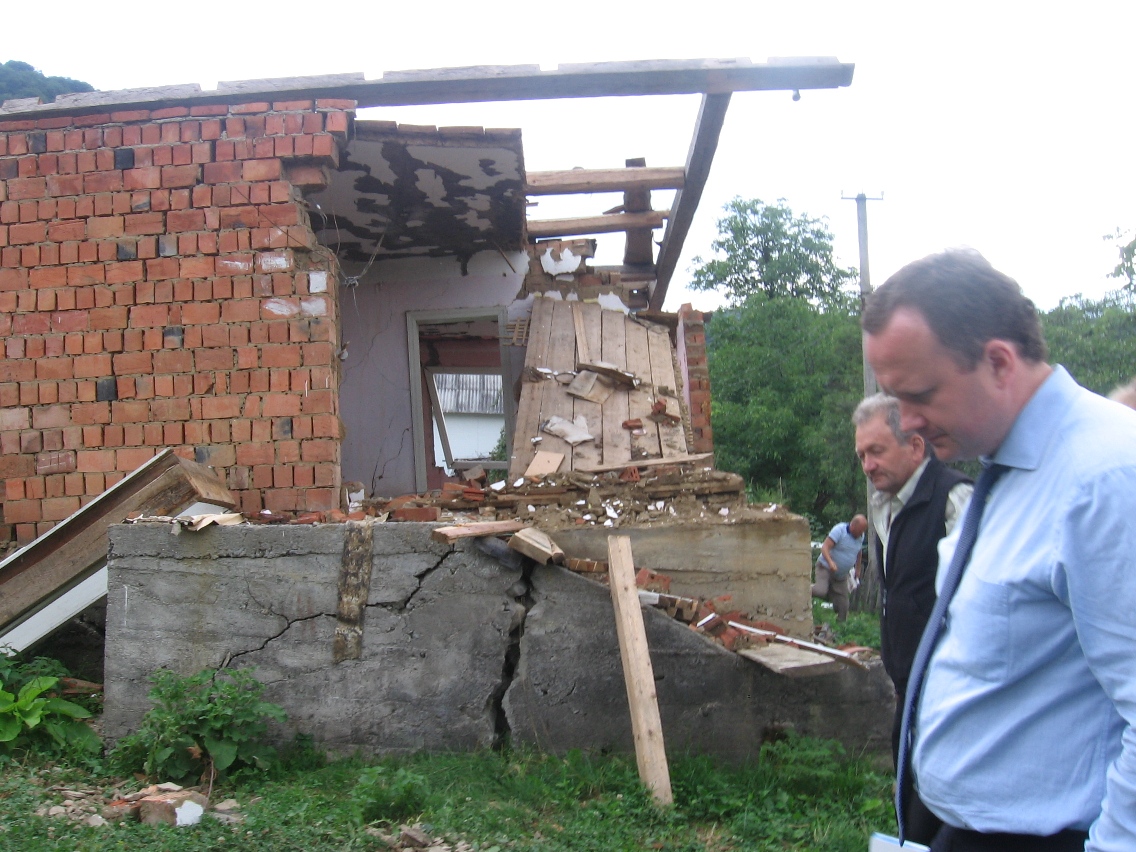 Нардеп з опозиції спробує зробити для мешканців зруйнованого зсувом хутору Хорови те, на  що не спромоглися Азаров з Папієвим