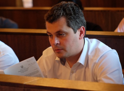 Поки у Чернівцях судять стрілочників, депутат Білик, якого підозрюють у скуповуванні голосів, переховується за кордоном?