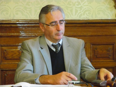 Щоб скликати сесію облради не потрібно чекати заяв від усіх 64 депутатів - достатньо двох третин