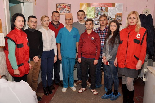 До Дня гідності та свободи молодь Чернівців активно здавала кров 