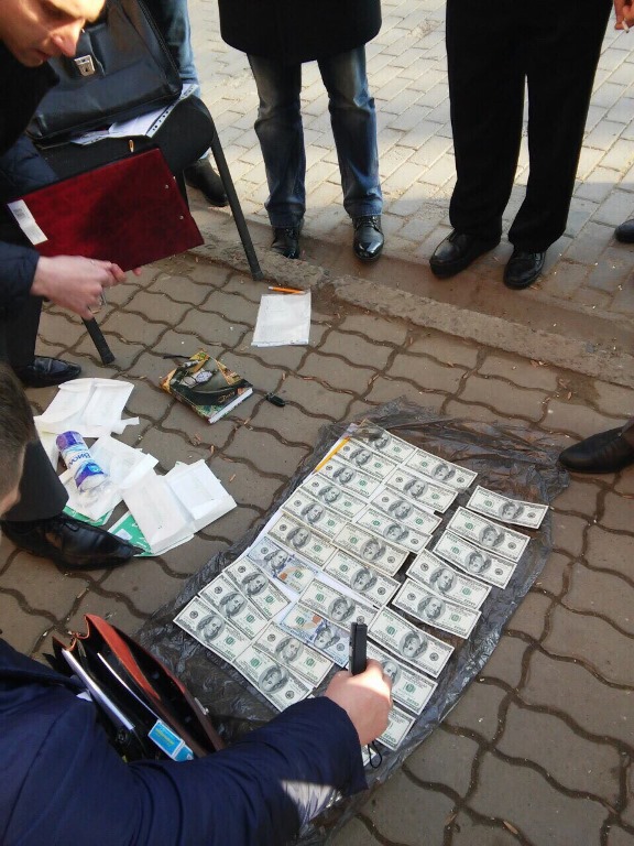 На Буковині СБУ затримала на хабарі арбітражного керуючого