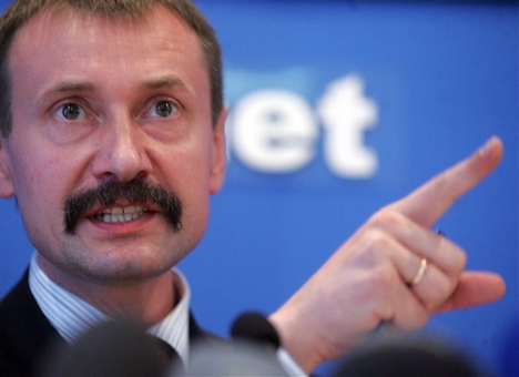 Обласна влада почала порушувати правила агітації за партію влади з першого дня реєстрації кандидатів