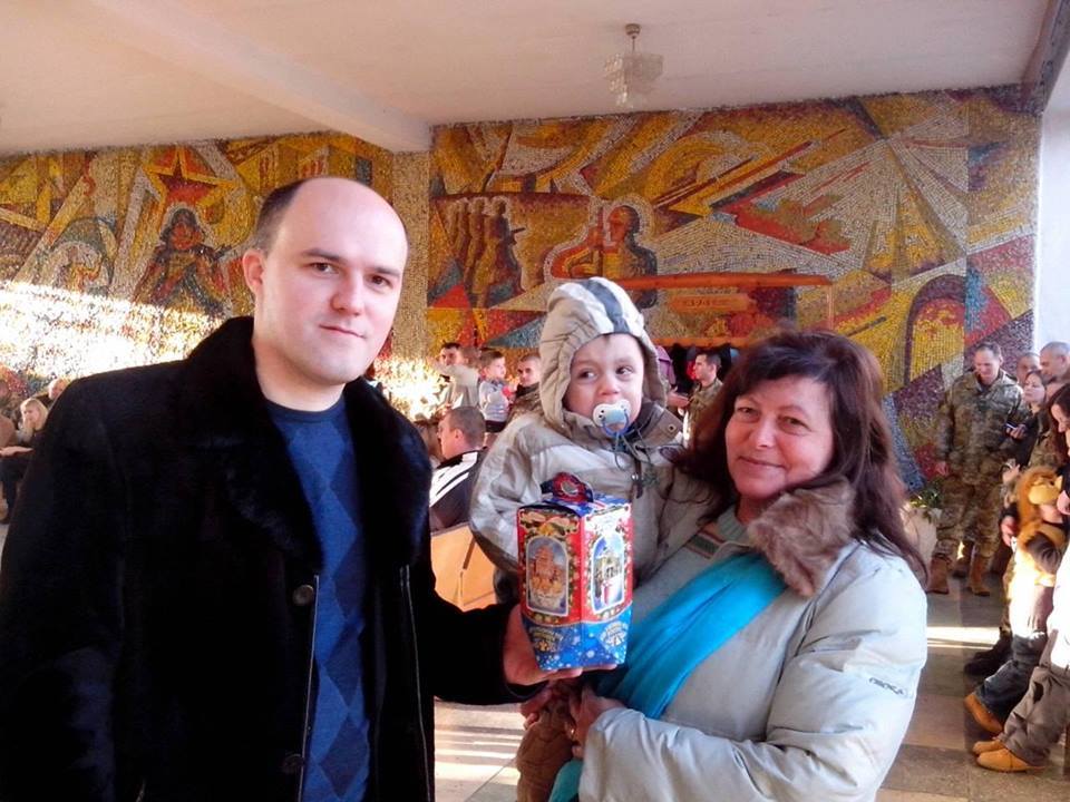 Фракція «УКРОП» Чернівецької обласної ради привітала  з новорічними святами  66 діток воїнів АТО, які очікують на ротацію