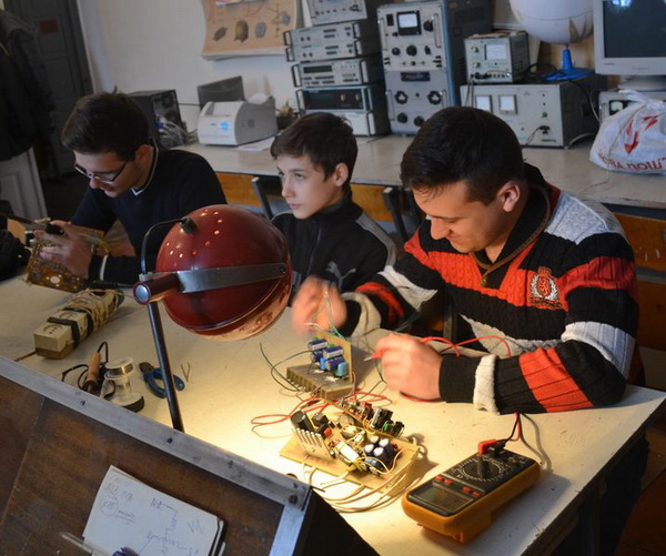 У Чернівцях провели змагання з радіоелектронного конструювання 