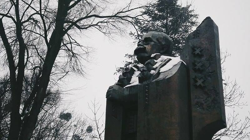 В Чернівцях вшанували пам'ять Юрія Федьковича, який помер 128 років тому (+ВІДЕО)