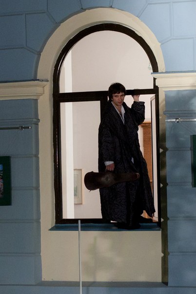 Співаючий депутат заступився за звільненого актора