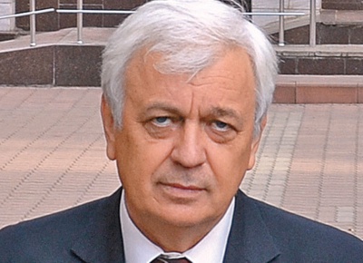 Екс-голова Чернівецької обласної ради Михайло Гайничеру, отримавши майже 200 тисяч зарплати, взяв ще 32 тисячі матеріальної допомоги