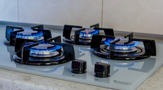 «Батьківщина» вимагає негайно відновити попередні нормативи споживання газу, які були скасовані сумнівним рішенням суду