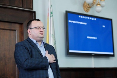 Чернівецькі депутати хочуть чути більше української мови у телевізійному та радіоефірі