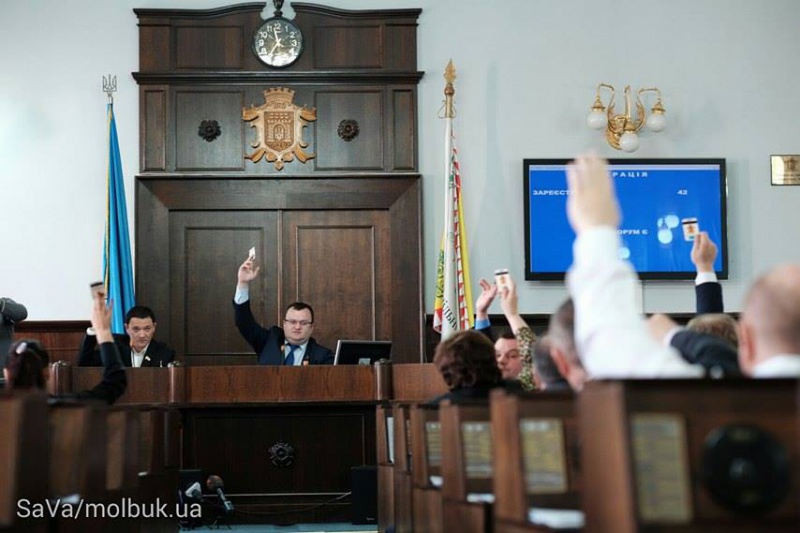 У Чернівцях міськрада заборонила використовувати на вивісках назви та символіку країн- агресорів 