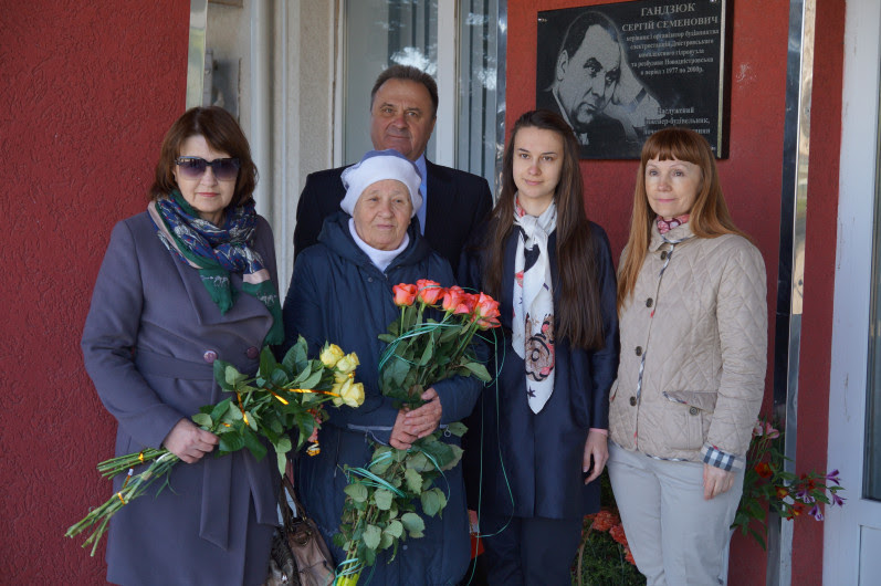 У Новодністровську вшанували пам'ять організатора спорудження каскаду Дністровських електростанцій та розбудови міста 