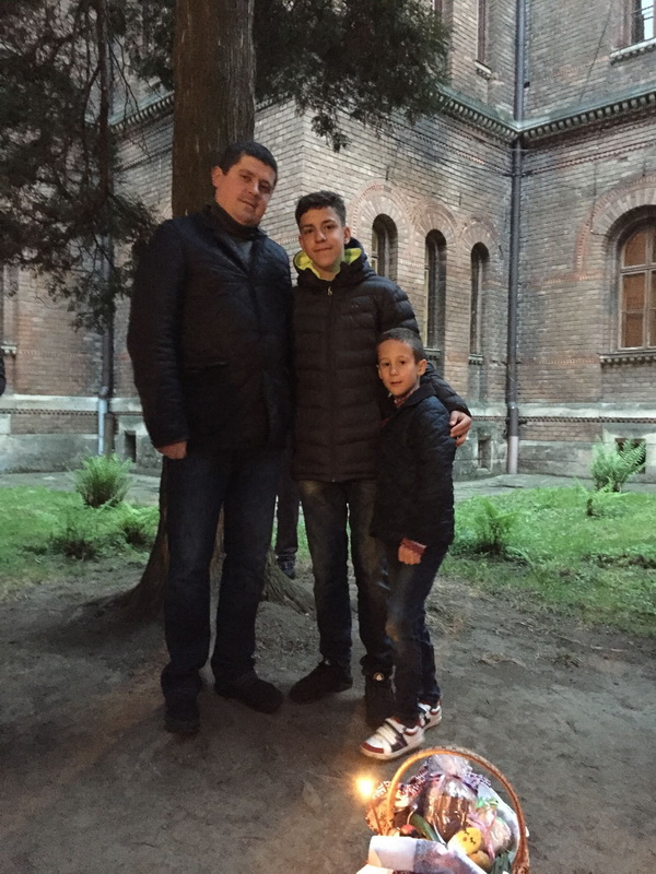 Максим Бурбак привітав буковинців з Великоднем