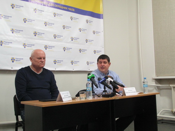 Хтось попрацював із деструктивним депутатським складом Чернівецької міськради, щоб депутати свідомо пішли на банкрутство аеропорту, -  нардеп