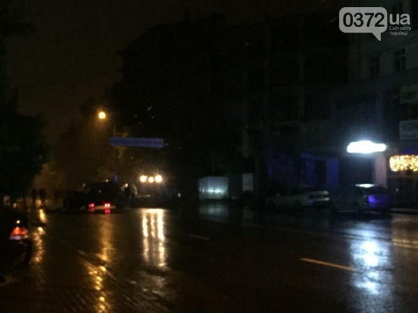 Батько загинув на очах у сина. Поліція прокоментувала жахливу аварію в Чернівцях