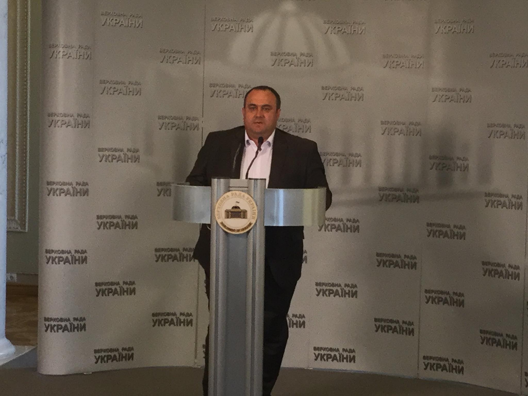 Нардеп Тіміш наполягає, що голова Новоселицької РДА проміняла інтереси дітей на басейн