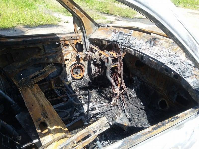 Чернівецький активіст впевнений, що його 'Сітроен' спалили через те, що він бореться із вирубкою лісу (фото)