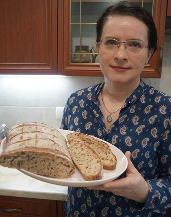 Мешканка Новодністровська Наталія Бонь, яка пече  живий хліб отримала диплом «Гільдії пекарів України»