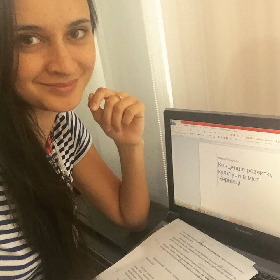 Співачка, екс-чиновниця Марина Тимофійчук  конкруватиме за посаду з депутаткою-журналісткою Юлією Сафтенко