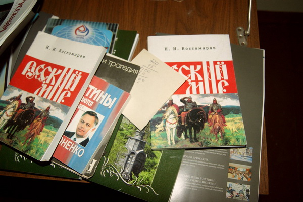 Чернівецьку школу з російськими класами забезпечували пропагандистськими матеріалами для поширення ідей 'Русского мира' (ФОТО)