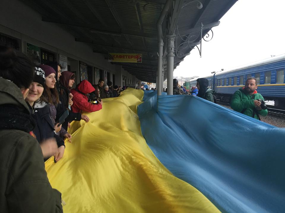 У Чернівці прибули 170 пасажирів «Потягу єднання» (ФОТО)