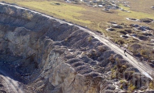 Родовища бурштину віддали психологу з Чернівців та кіпріотам «гаманця» Лукашенка
