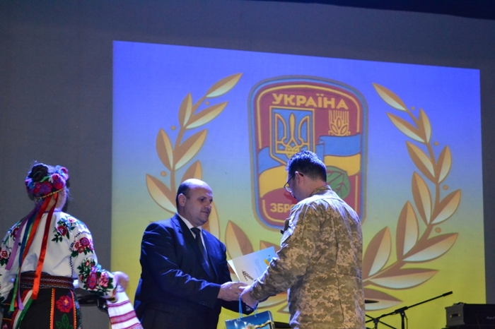 Іван Мунтян привітав буковинських військових з Днем Збройних Сил України