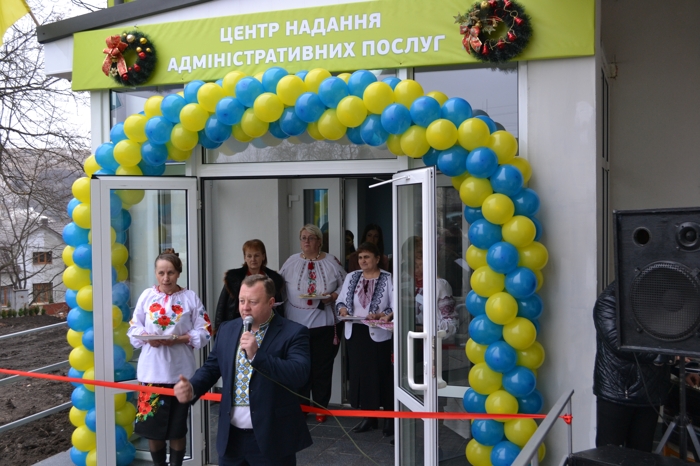 Голова Чернівецької обласної ради Іван Мунтян взяв участь у відкритті ЦНАПу