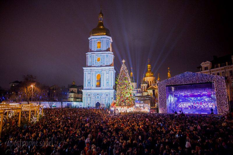 'Самооборона Майдану' Чернівців та її лідер Василь Косменко щиро вітають з прийдешніми святами
