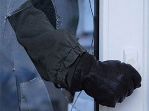 У Чернівецькій області група молодиків пограбувала Інтернет-кафе 