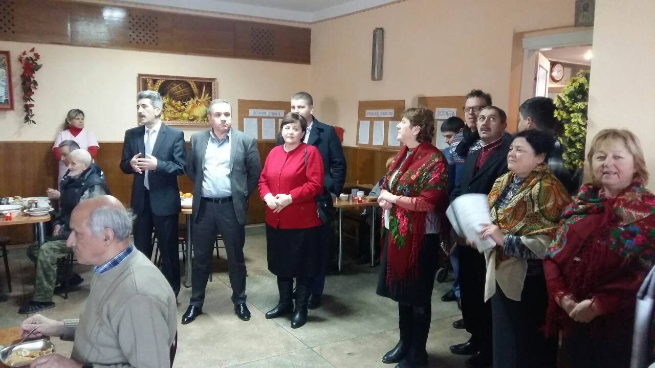 У Чернівецькому геріатричному пансіонаті з колядками та традиційною кутею розпочали святкувати Різдво