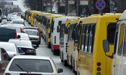 Київські перевізники підвищують тарифи на проїзд,  муніципальний транспорт не подорожчає