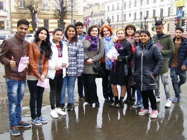 У Чернівцях перехожим розказували про епілепсію 