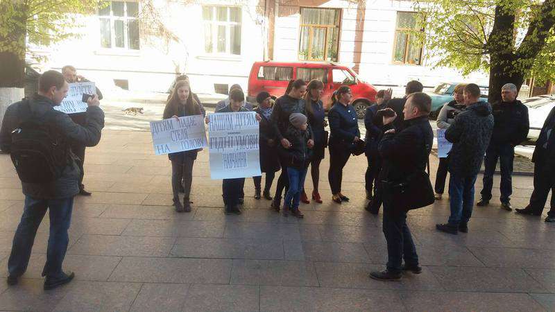 У Йорданештах продовжують шантажувати владу: діти до школи так і не пішли