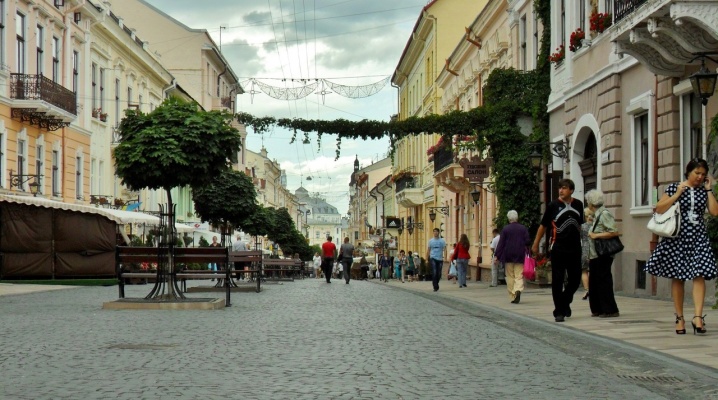 У Чернівцях всією громадою збирають кошти на ремонт і реставрацію унікального балкону