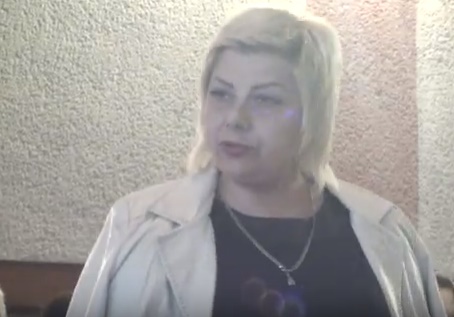 Активісти Руху Нових Сил у Заставні вимагають, щоб  підприємство,  яке користується землею громади, нарешті заплатило оренду