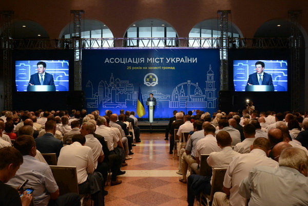 За останні роки рейтинг мерів зріс до 50%