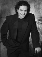 Допоможіть врятувати колишнього актора Чернівецького драмтеатру, який бореться з важкою недугою