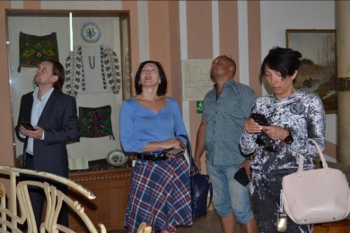 У Чернівецькому художньому музеї тече дах і замокають стеля та стіни