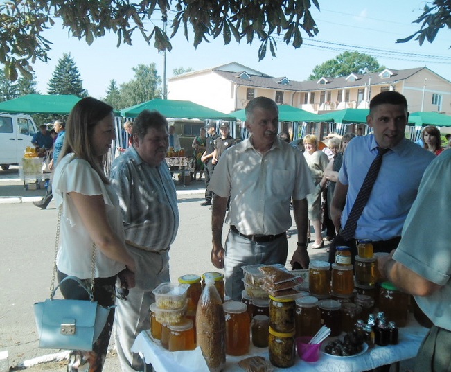 У  Сокирянах відбулося традиційне Свято меду