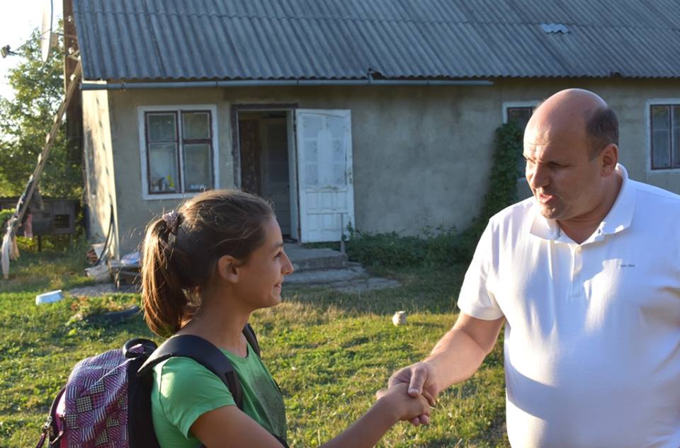 Напередодні Дня знань Іван Мунтян відвідав та привітав з прийдешнім святом юну жительку Сторожинця 