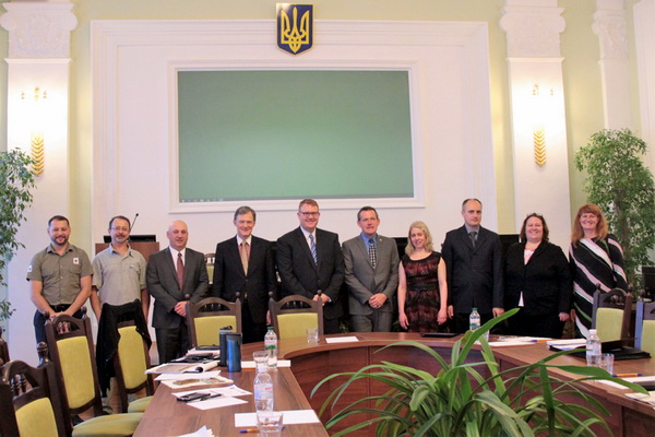 Офіцери поліції Лісової служби США не підпорядковуються керівникам лісгоспів та здійснюють аудит прозорості лісозаготівель