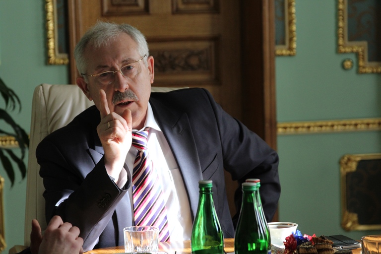 Голів Чернівецької ОДА та РДА попередили про звільнення