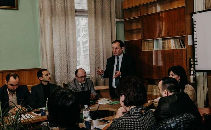 Фахівці обговорили актуальні питання археології Буковини