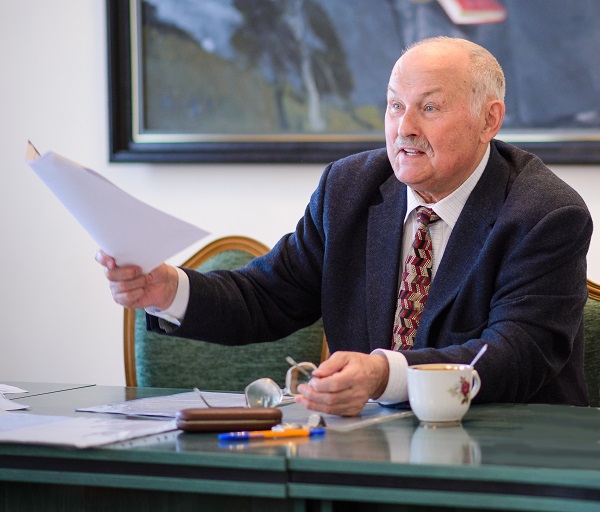 'Вперед, подалі від ділової мастурбації!' Валерію Євдокименку, який фактично очолював розбудову радянських Чернівців, 4 лютого - 79!