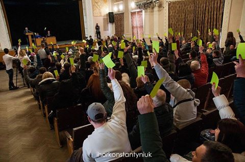 Чернівці можуть стати і стануть другим містом, яке звільнить депутатів 