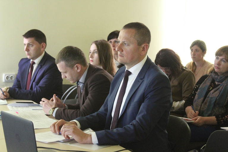 У Чернівцях представлять інвестиційні паспорти об'єднаних територіальних громад: Василь Гостюк допомагає ОТГ вчитися самостійно заробляти 